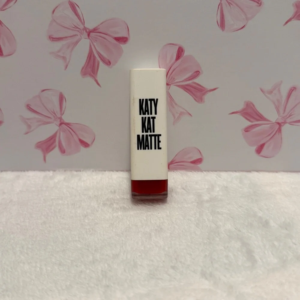 Katy Kat Matte Lipstick Crimson Cat KP05 Red Matte‎ Lipstick
